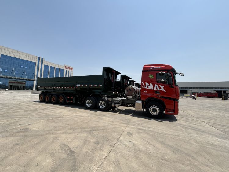 The Impressive Performance of the Hualu 4-Axle End Tipper Trailer  in South Africa